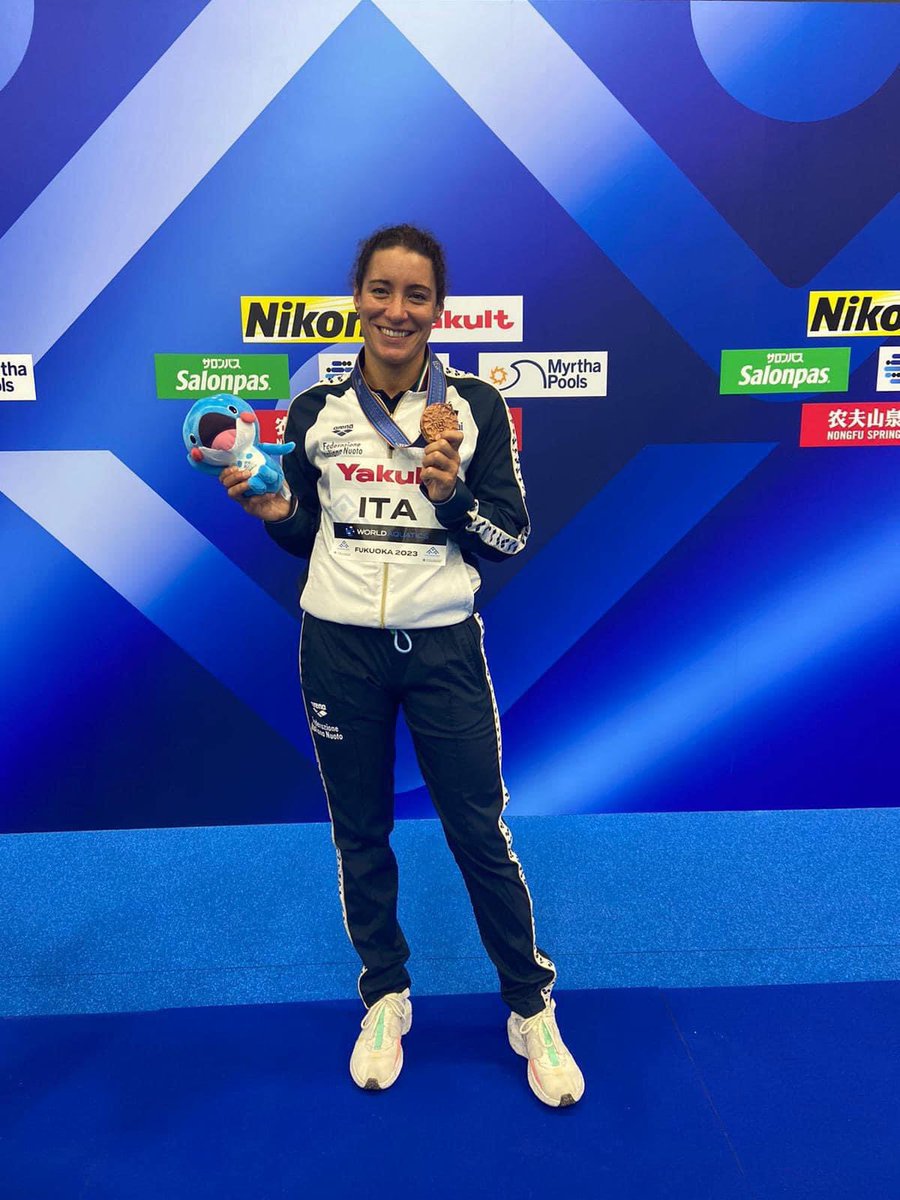 7rosaWP's tweet photo. #Setterosa, bronzo mondiale a #Fukuoka2023

📸 👉👇

1) Roberta Bianconi
2) Lucrezia Cergol
3) Valeria Palmieri
4) Dafne Bettini

#7rosa https://t.co/f6e8O3Ub4U