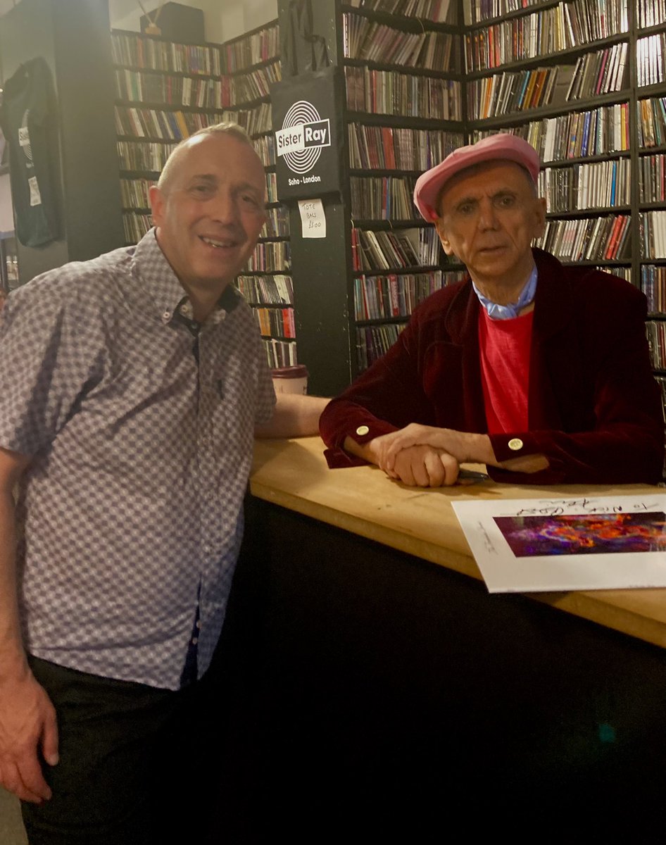 I may be 53 but I’ll still have a fanboy selfie if the opportunity arises #kevinrowland #dexysmidnightrunners #dexys #sisterrayrecords #soho  #searchingfortheyoungsoulrebels