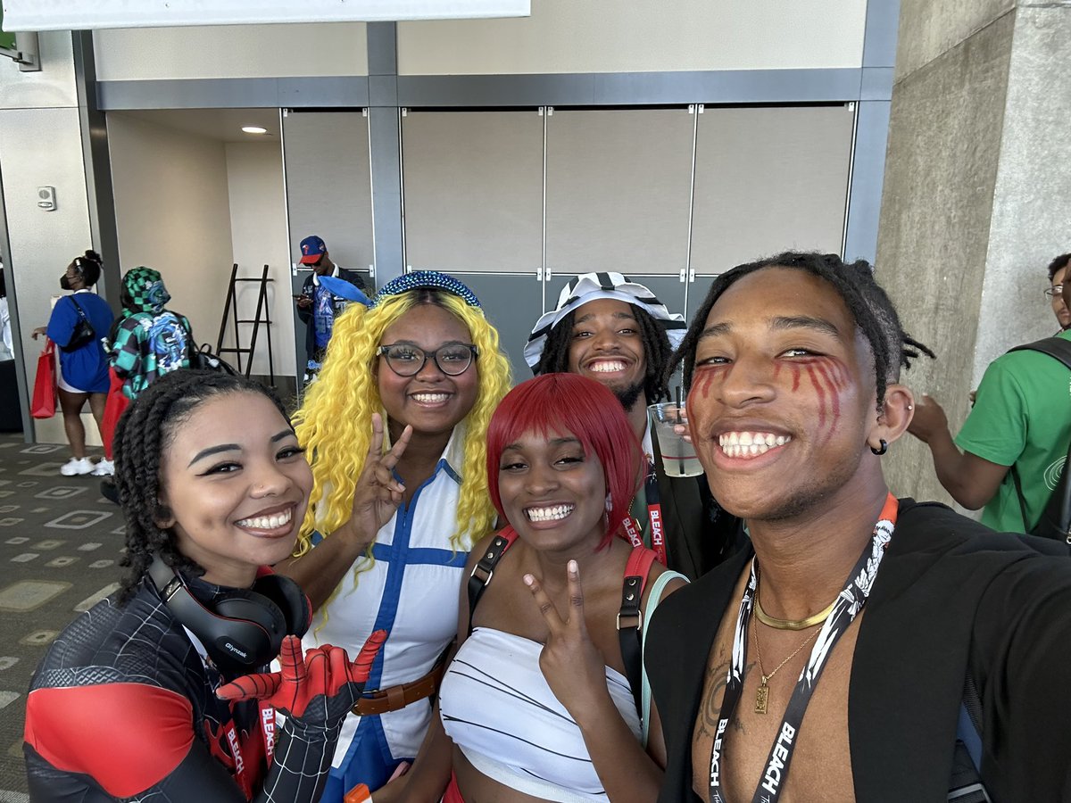FunctionThat's tweet photo. Ayyy DreamCon day 2 was 🔥@jen_rossyion @blasianboytae https://t.co/T0HwGilHI8