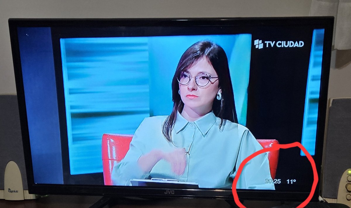 inggucar's tweet photo. @TVCIUDADuy se congelo el tiempo... se mantienen a las 20:25 con 11 grados. https://t.co/tPQhj396hl