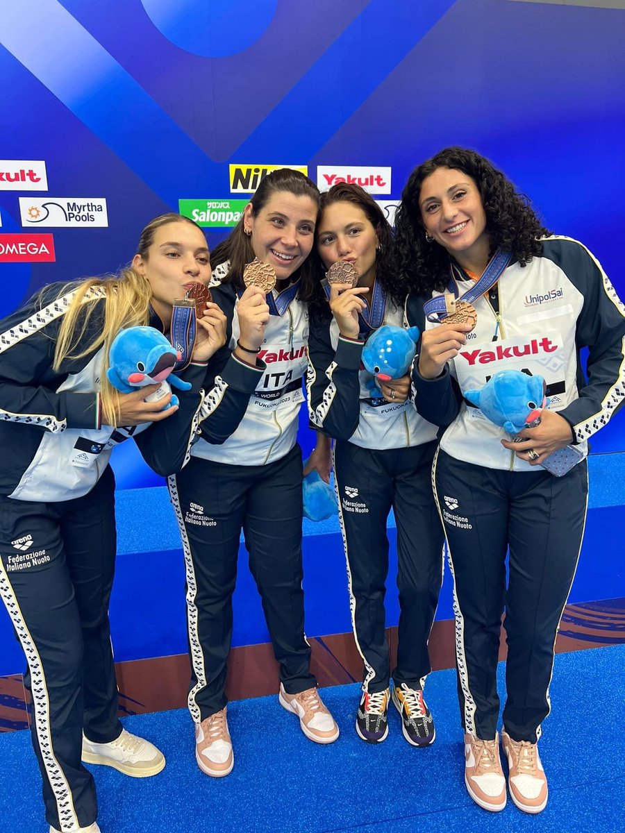 7rosaWP's tweet photo. #Setterosa, bronzo mondiale a #Fukuoka2023

📸 👉👇

1) Valeria Palmieri e Claudia Marletta
2) Giuditta Galardi e Chiara Tabani
3) Aurora Condorelli, Valeria Palmieri, Dafne Bettini e Claudia Marletta
4) Giuditta Galardi 

#7rosa https://t.co/TB3RkvZCsc
