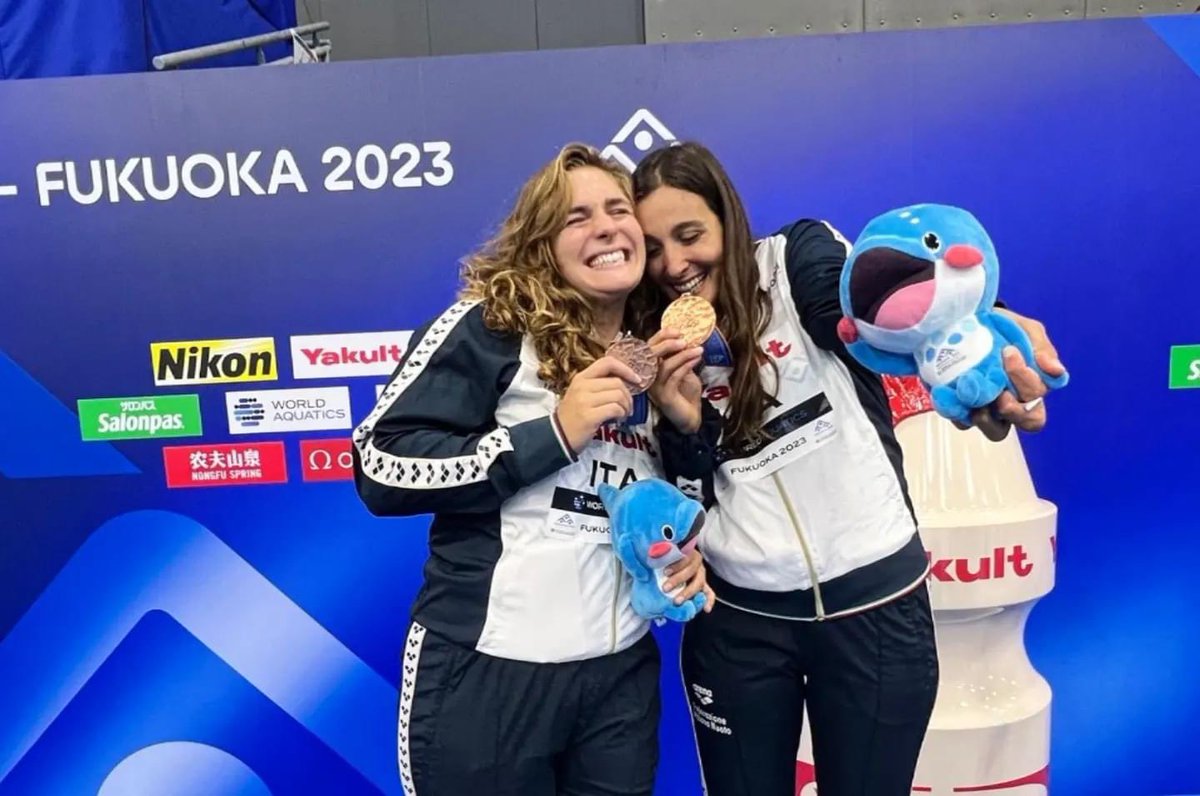 7rosaWP's tweet photo. #Setterosa, bronzo mondiale a #Fukuoka2023

📸 👉👇

1) Valeria Palmieri e Claudia Marletta
2) Giuditta Galardi e Chiara Tabani
3) Aurora Condorelli, Valeria Palmieri, Dafne Bettini e Claudia Marletta
4) Giuditta Galardi 

#7rosa https://t.co/TB3RkvZCsc