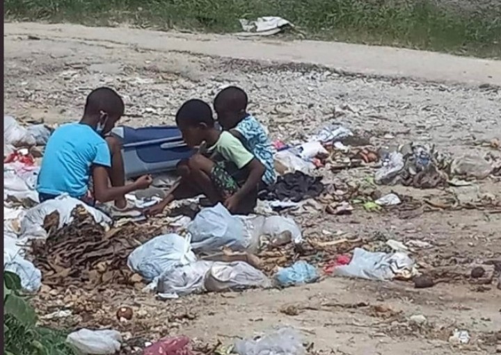 Libertad12021's tweet photo. @MryRodrguez4 Donde está  la empatia de @DiazCanelB hacia los niños Cubanos? Los está matando de hambre. Ni desayunos pueden comer que se desmayan  en el colegio.  
#AbajoLaDictaduraCastroCanel #EnCubaHayUnaDictadura 
#CubaEstadoFallido 
#PCCTerrorista 
#LibertadParaLosPresosPoliticos https://t.co/5cFl44S1oQ