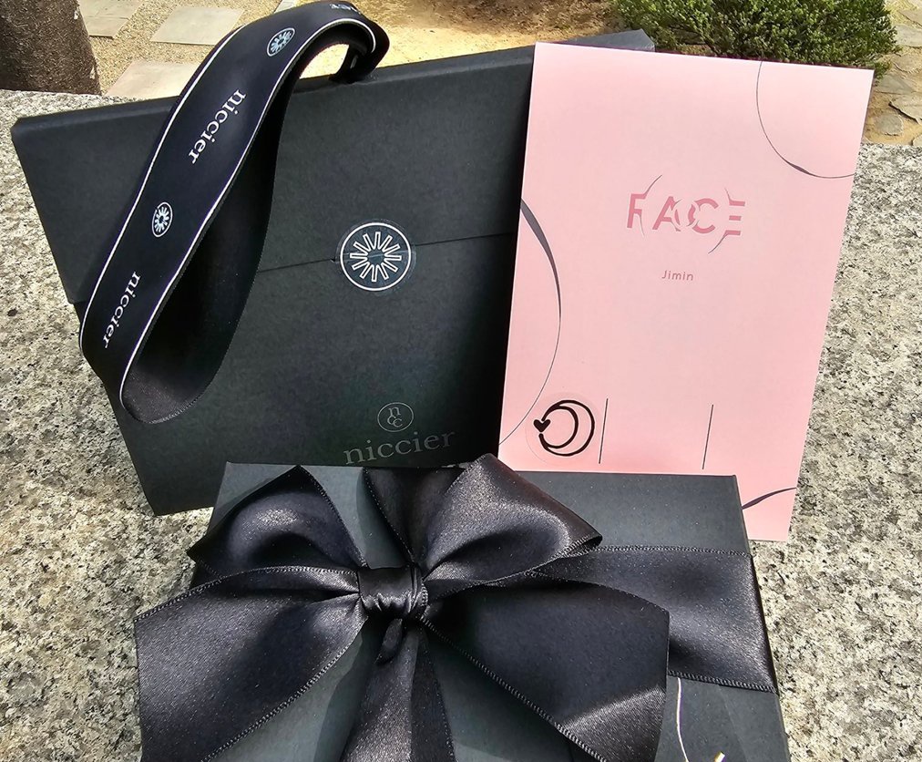 O613file's tweet photo. one thing about bts. <3 https://t.co/dtkWQvouS8