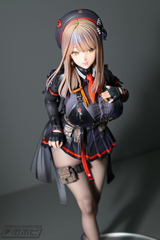 エマ フィギュア NIKKE