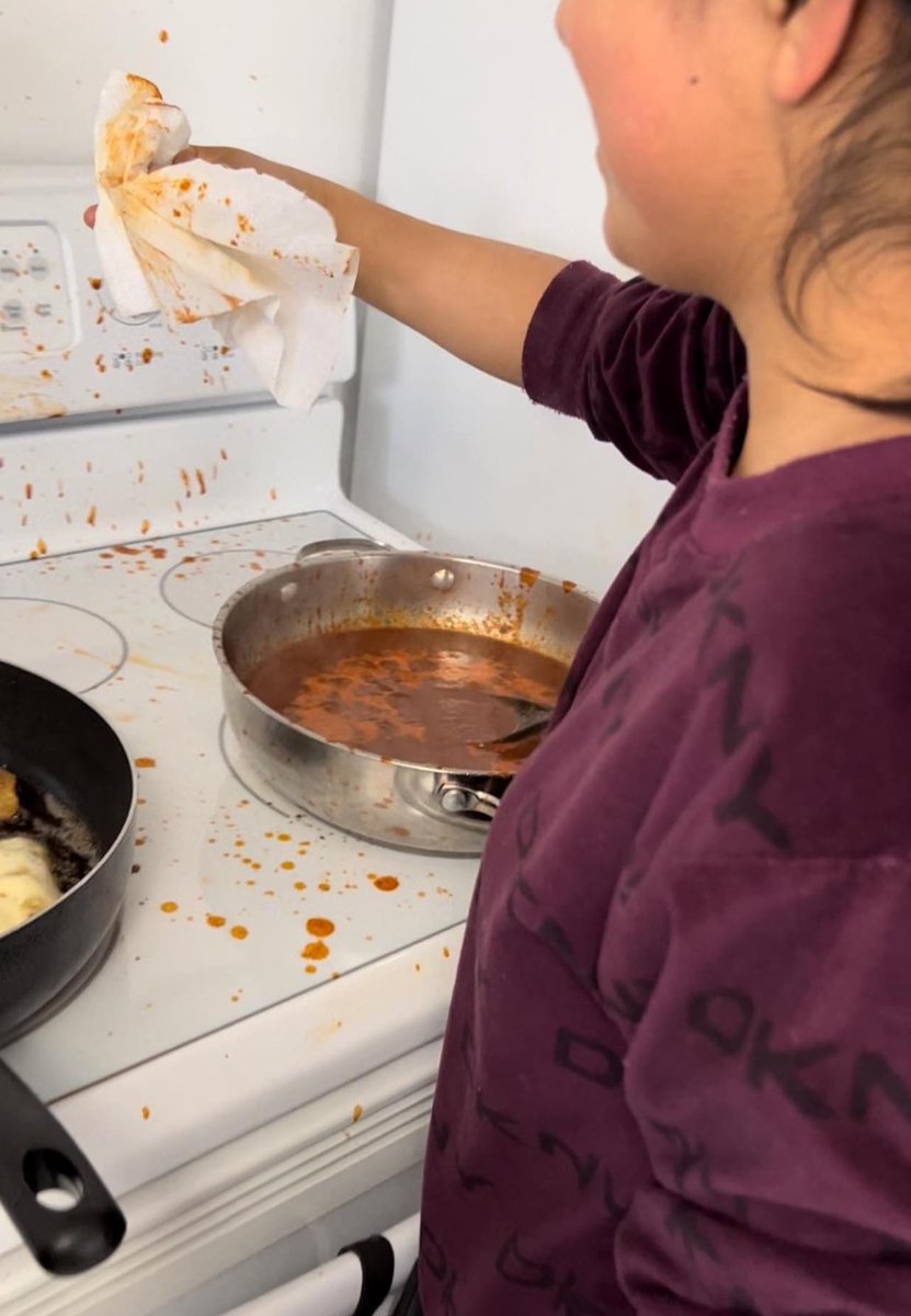 MarioAguilarMG's tweet photo. Cuando me junte con mi novio no le diré que no sé cocinar, pero habrá señales. https://t.co/7Dkno2bpIO
