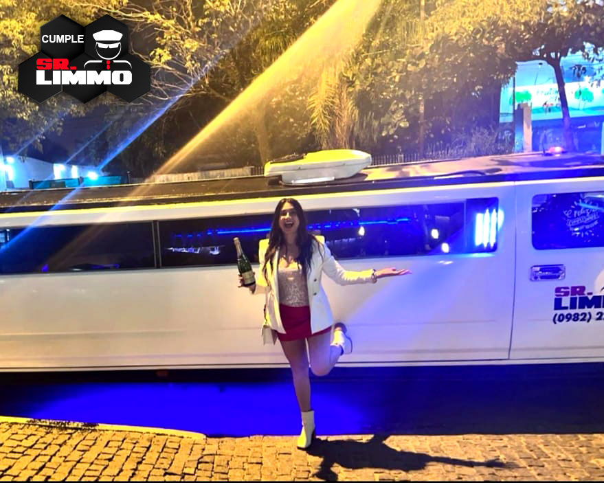 srlimmo's tweet photo. Hace como Susana que festejó su #cumple con un paseo en la #WhiteHummer de SR LIMMO🥳🥂
No dudes en contactar con nosotros al 0982222456
#hummer #limmo #limousine https://t.co/EvwwJhRklj