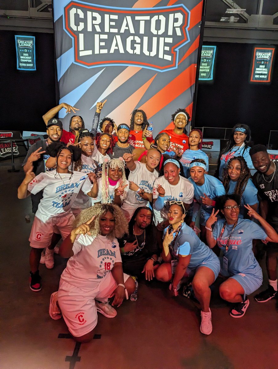 We had so much fun playing against @blackgirlsanime in the #CreatorLeague Dodgeball at #Dreamcon. 

Congratulations to the winners  @blackgirlsanime ❤️