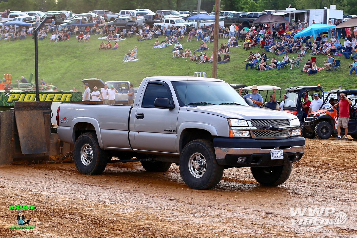 wwptv_video's tweet image. Allen Shumaker took the 5500 Street Gas 4x4 class at the Augusta County Fair at Fishersville for Broke Motorsportz LLC. Tonight’s pull starts at 6pm #chevypower #streetgastrucms #chevy #chevytrucks #trucks #truckpulling #truckpulls