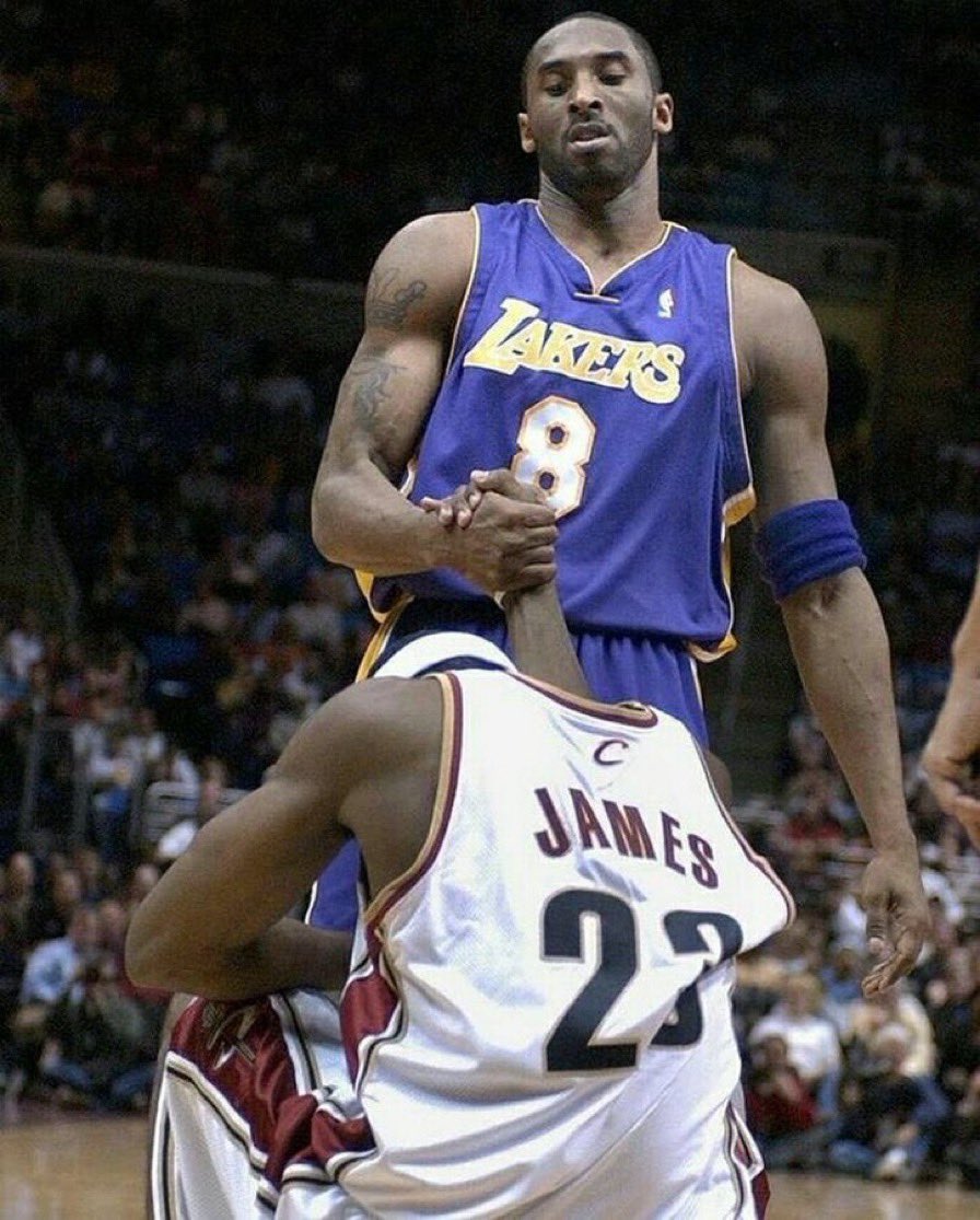 LakersLead's tweet photo. THIS PHOTO OF KOBE AND BRON >>> 🤝 https://t.co/6h0qOXWToj