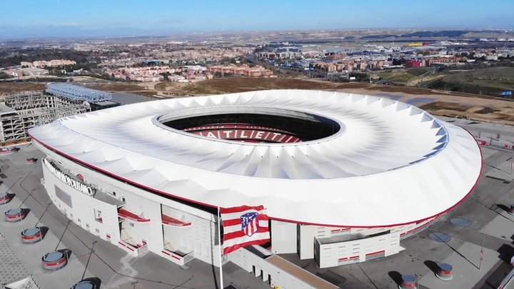YStanmx's tweet photo. ÚLTIMA HORA🚨
Debido a que Rivers cada que pisa este estadio sale siendo aun más exitosa, el comité deportivo del Atletico de Madrid ha decidido que a partir de ahora se llamará "Estadio Samantha Rivera" en honor a ella. 

Vía: Marca sports https://t.co/ScAbhk0Qtt
