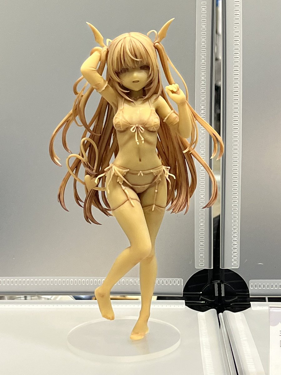 stamen_03's tweet photo. 玉之けだま先生@kedamaaのオリジナルキャラクター
「ルルムママ抱き枕イラストVer.」
原型展示していますので　是非　見に来てください！
#WF2023S https://t.co/RUiGqiwCj1