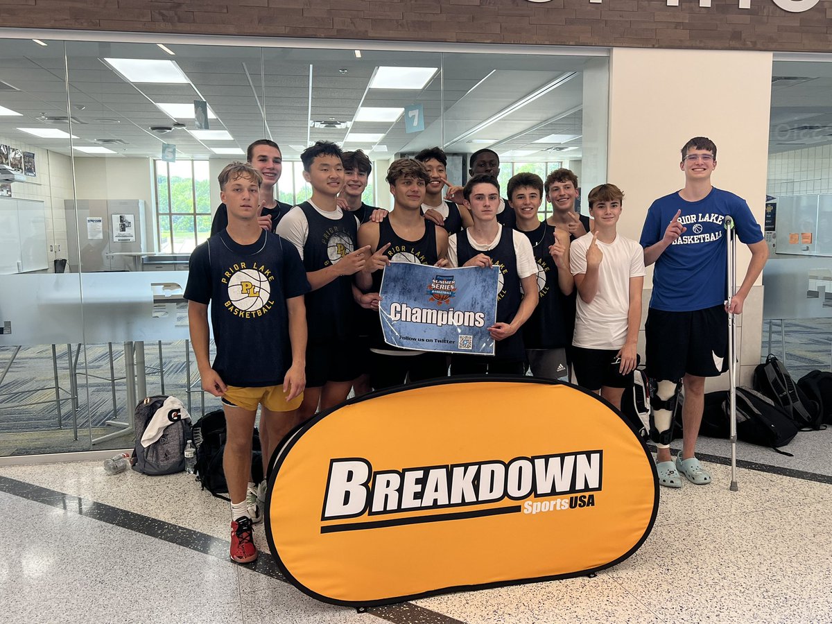 PriorLakeHoops1's tweet photo. What a great way to end our summer season. Our top 3 teams go 9-0 to win their respective brackets. Lakers finished 12-3 as a program today! #Brotherhood https://t.co/lUQyjylHDU