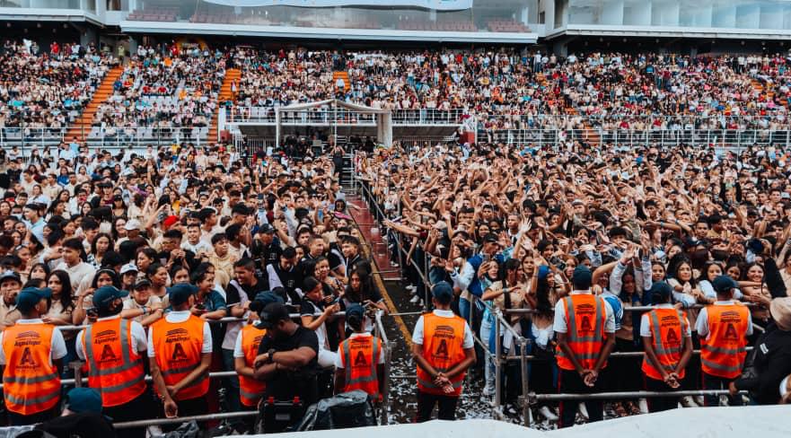 Increíble momento vivieron los y las estudiantes de Barcelona en el Estadio de Fútbol “José Antonio Anzoátegui” con 'La Ruta Live del Bachiller', entre gritos, aplausos, baile y música, celebraron por todo lo alto su fiesta de graduación. ¡Bueno! ¡Bueno!