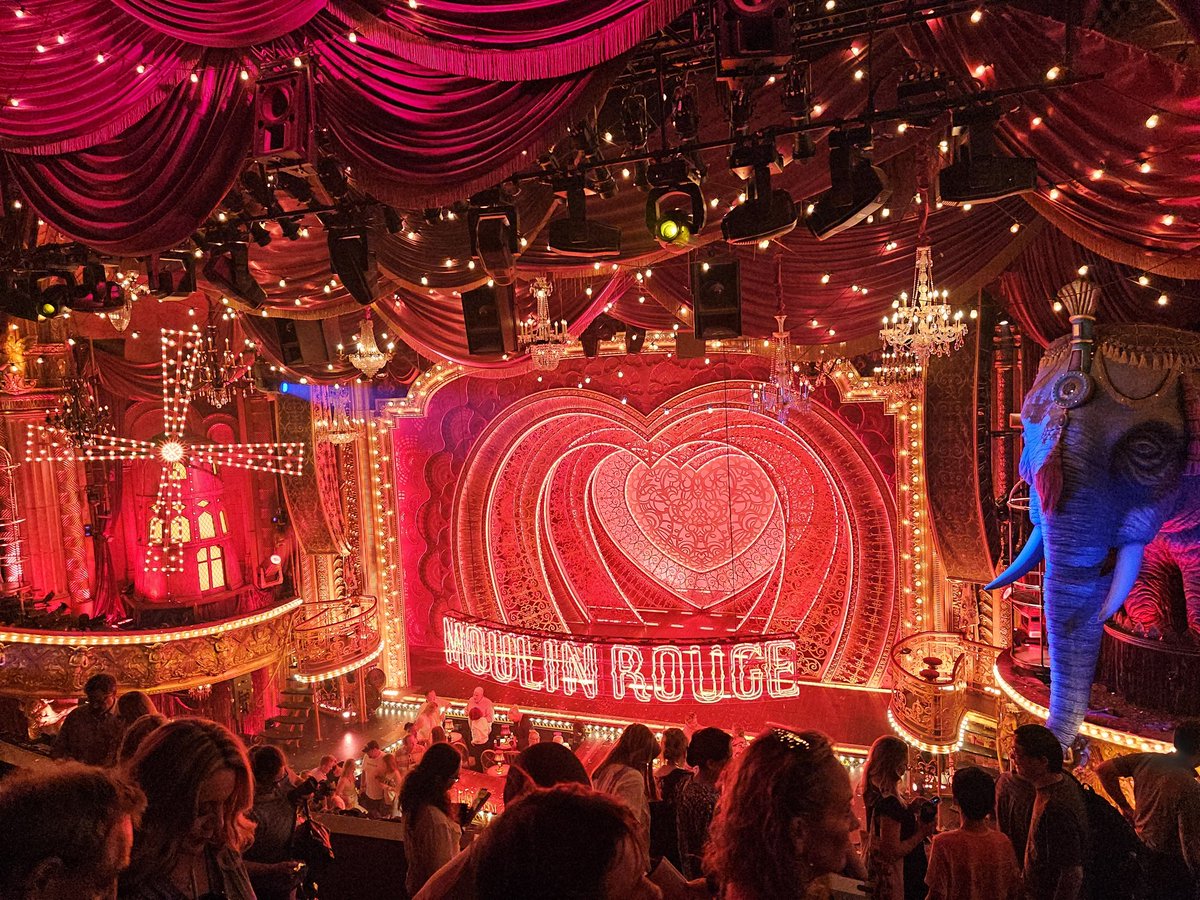 HiddenSky's tweet photo. It was finally time to visit @MoulinRougeBway today! https://t.co/CxDDlTKOTY