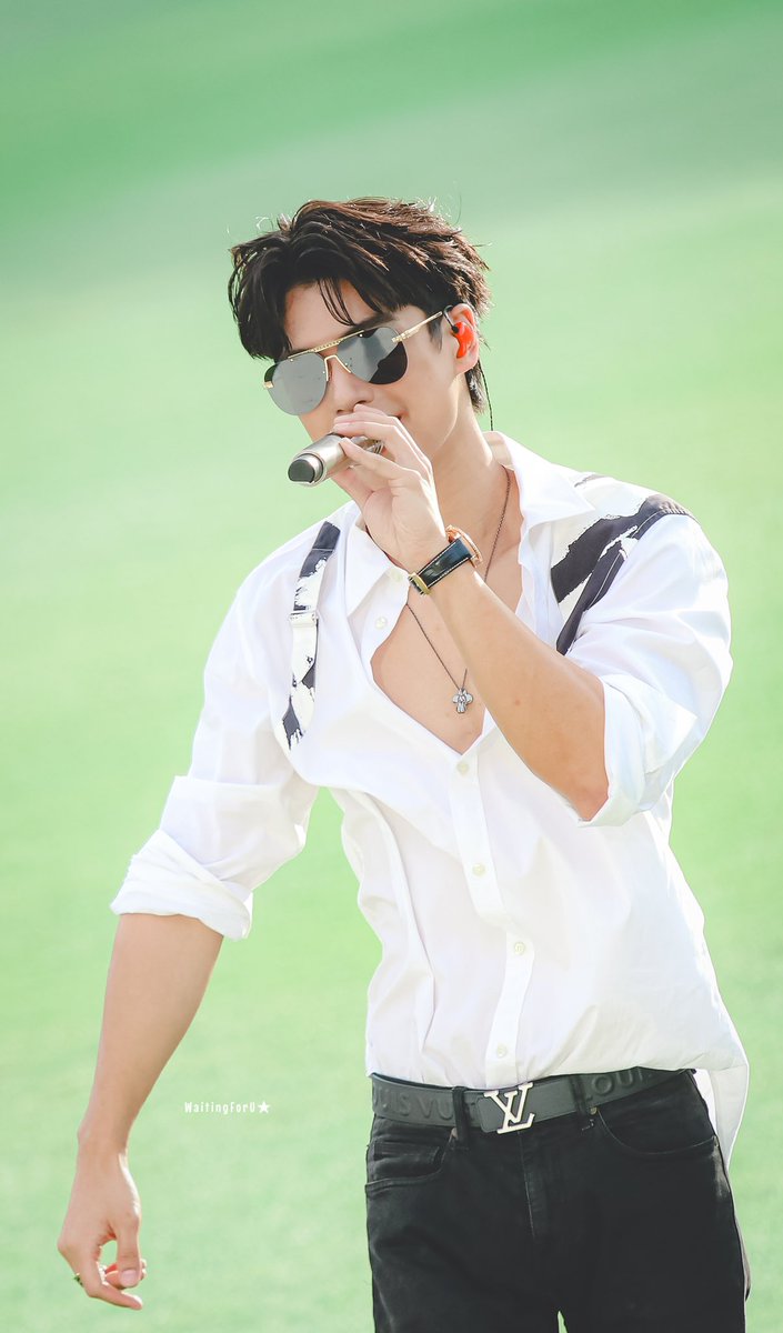 ibeebiiz's tweet image. เหมือนได้ถ่ายไอดอลท่านหนึ่ง งานเดย์ไลท์ถ่ายรูปสนุกมาก แบบก็ดีมากๆ  @ohmpawatt 

#ohmpawat #ยิ้ม5พันของโอมภวัต