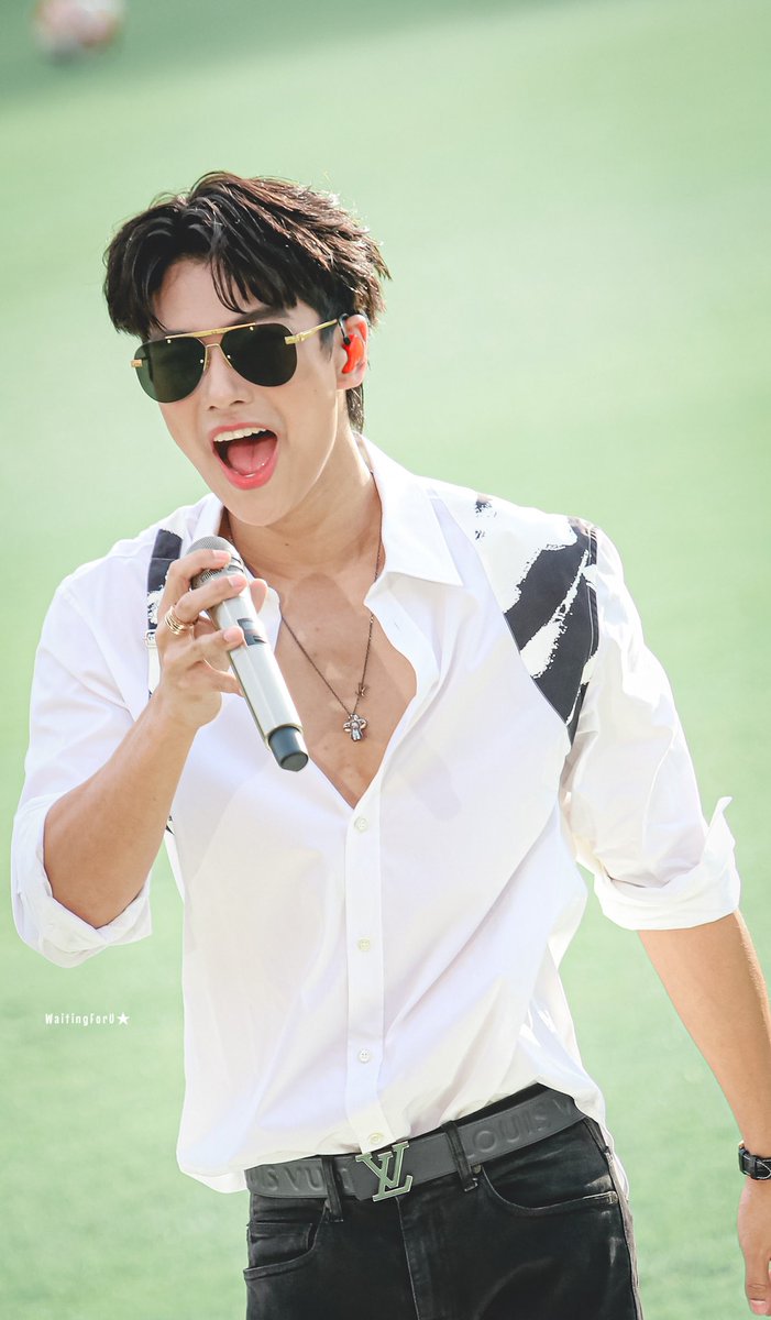 ibeebiiz's tweet image. เหมือนได้ถ่ายไอดอลท่านหนึ่ง งานเดย์ไลท์ถ่ายรูปสนุกมาก แบบก็ดีมากๆ  @ohmpawatt 

#ohmpawat #ยิ้ม5พันของโอมภวัต