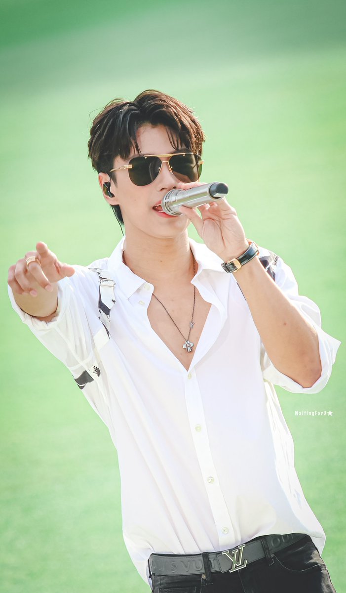 ibeebiiz's tweet image. เหมือนได้ถ่ายไอดอลท่านหนึ่ง งานเดย์ไลท์ถ่ายรูปสนุกมาก แบบก็ดีมากๆ  @ohmpawatt 

#ohmpawat #ยิ้ม5พันของโอมภวัต