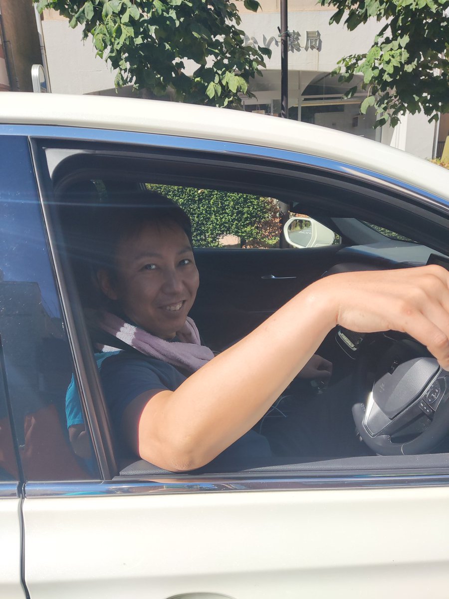 bakuzan_huuhu's tweet photo. 先の信号が赤なのに無理やり抜かしていく車にムカついて顔見てやろうと思ったら…

#OKAJI
#サラバ
#わかっているもんな
#OWJ https://t.co/yhnLgJFOP0