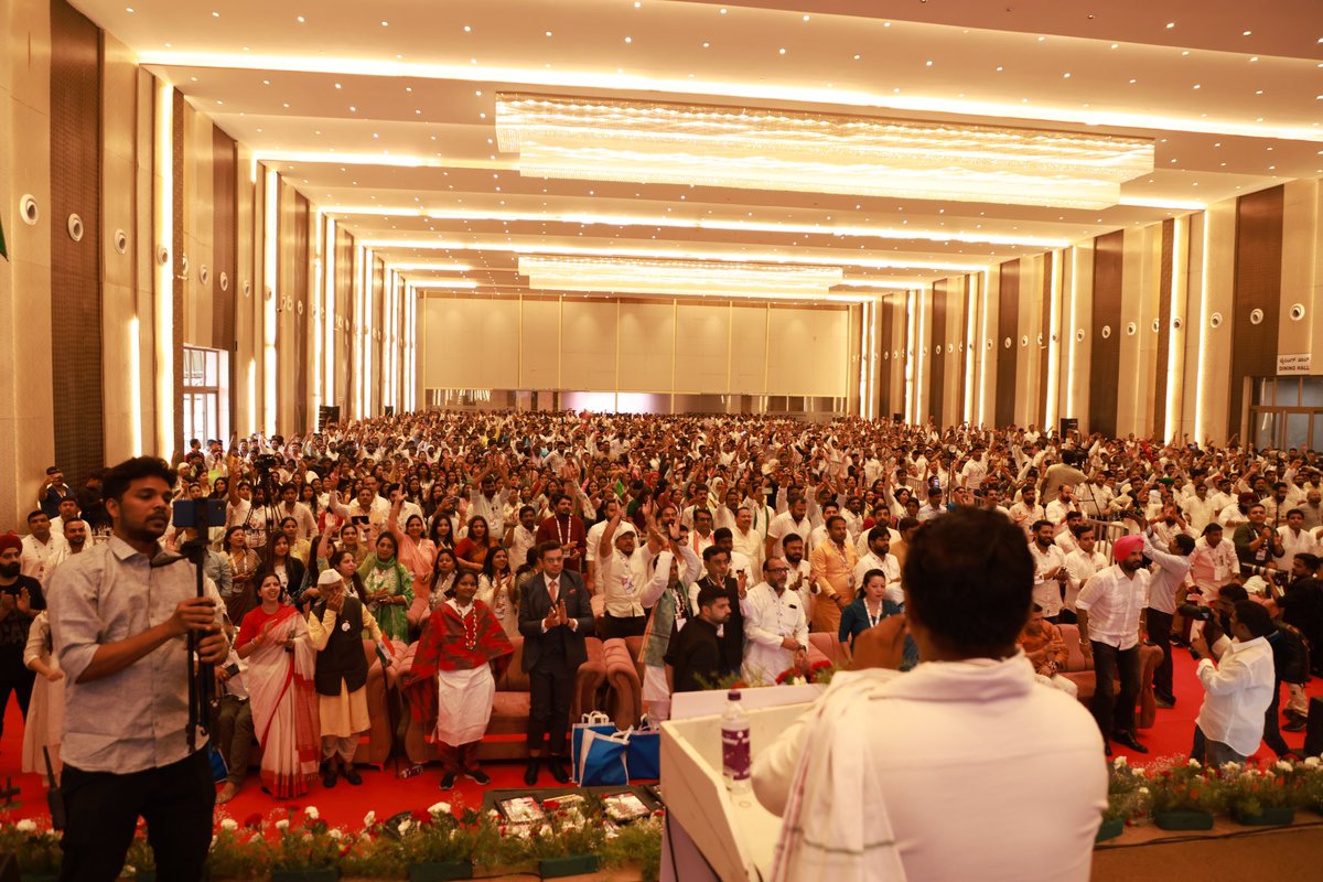 leninprasathiyc's tweet photo. @Tejasvi_Surya @IYC Look at it mr  sangi surya hope you have been  fooled by your insane followers as always and you also behaving in the same way 
“Congress is INDIA and INDIA is Congress”and you never understand the congress and its contribution You need to take a rebirth to understand congress https://t.co/99RNPV0WDK