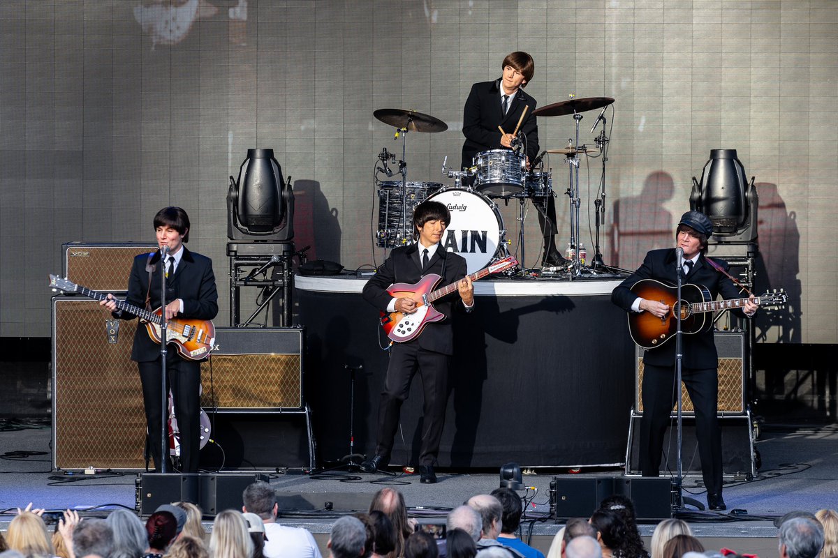 Warm 106.9 tweet media