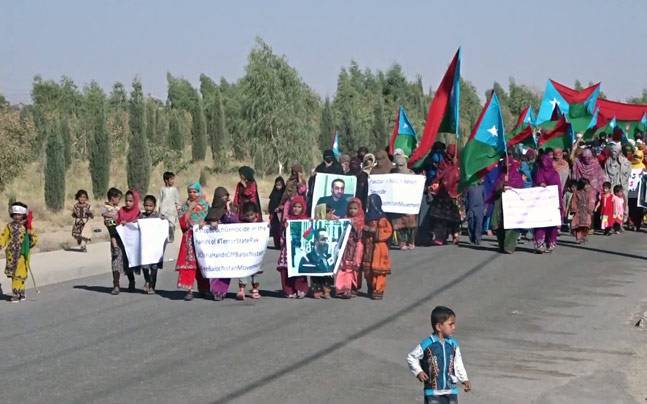 GulFazili's tweet photo. Explosions, illegal employment, and other things are on the list of violence and crimes in #Balochistan. But #Pakistani politicians haven't even considered the problems and suffering of the Baloch people. 
1/2
@Balochzaag https://t.co/mAa9jcfRgC