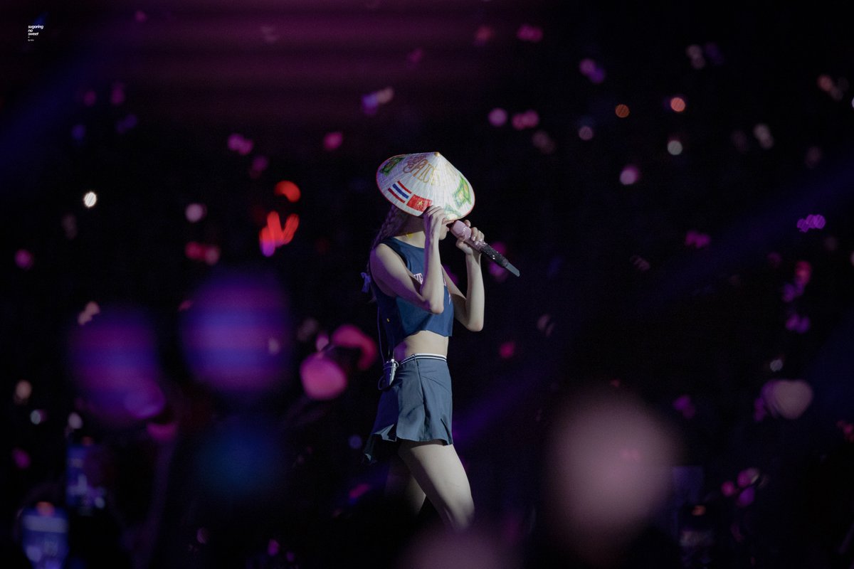 230729 BORN PINK IN HANOI | HQ

Thank you Rosie !

#BLACKPINK #블랙핑크 #ROSÉ #로제 #BORNPINKinHANOI