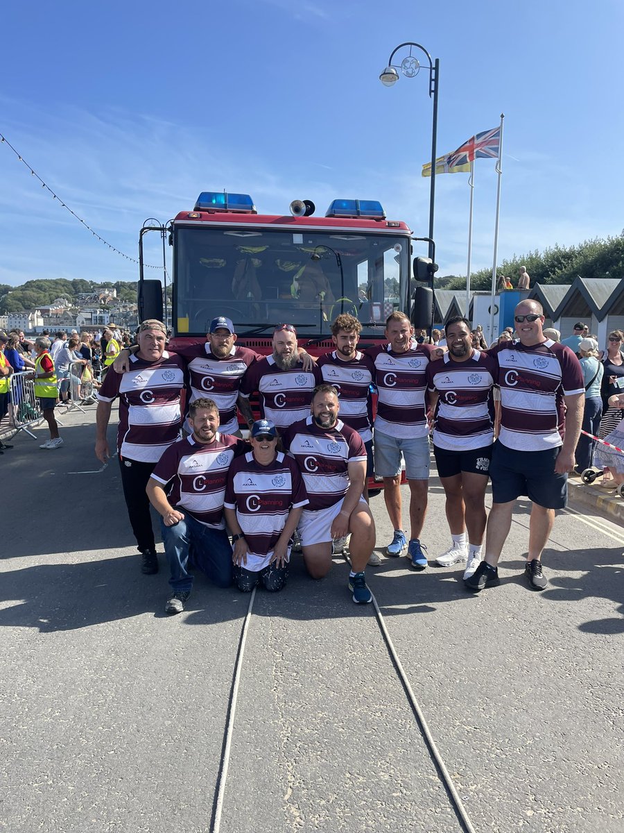 Excellent day @SwanageCarnival  with our fire appliance being pulled for charity  well done all the teams taking part