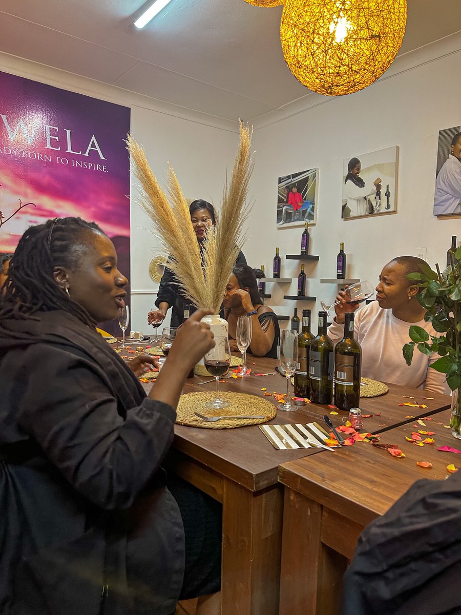 Experience is everything @SiwelaWines, partnering with seasoned Chefs to bring you an elegant food and wine pairing experience. 

#siwelawines #wineandfood #food #wine #harties