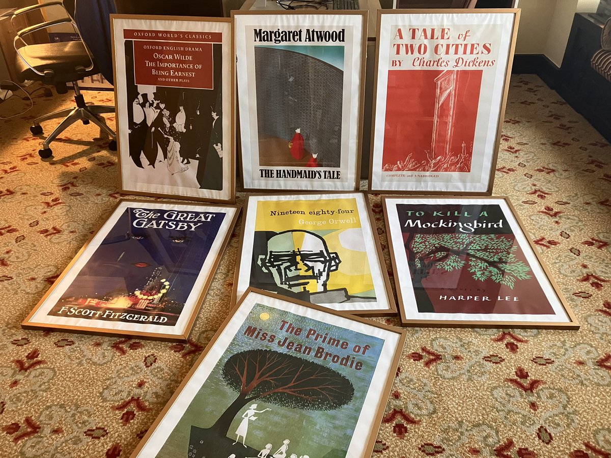 I ❤️art that:

✅ Starts a conversation 

✅ Tells a story

These fab book cover posters from London’s @SkoobBooks do both. 

Can’t wait to hang them up in our new Embassy!

What’s your favourite book cover, and why? 

UK🇬🇧 & Djibouti 🇩🇯« Shrink the Distance »