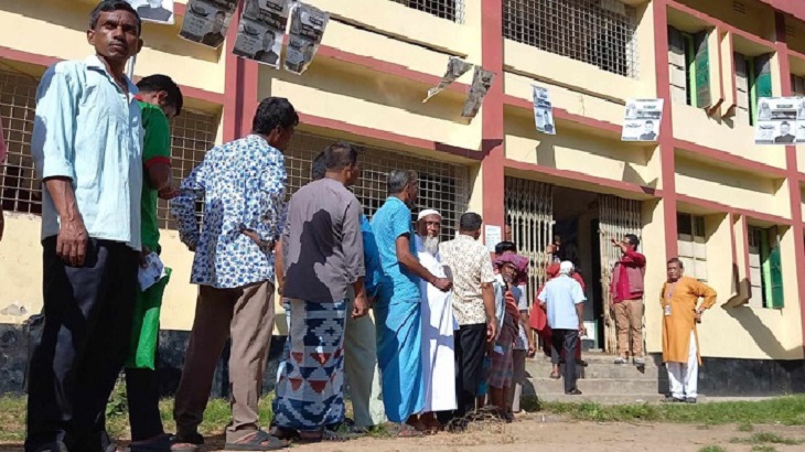 ApanDesh's tweet image. #vote #MemberOfParliament #chottogram #election
চট্টগ্রাম-১০ উপ-নির্বাচনে ভোটগ্রহণ চলছে
apandesh.com/country/news/9…