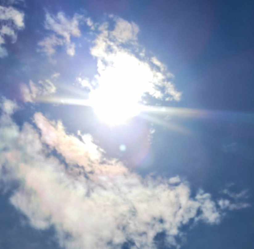 7月30日（日）☀️

＃おはようございます😃

皆さん😊

暑いですね🥵🫠！

猛暑です。くれぐれも気をつけてくださいね☘️☘️
＃イマソラ
＃良き日曜日を過ごしてくださいね❣️