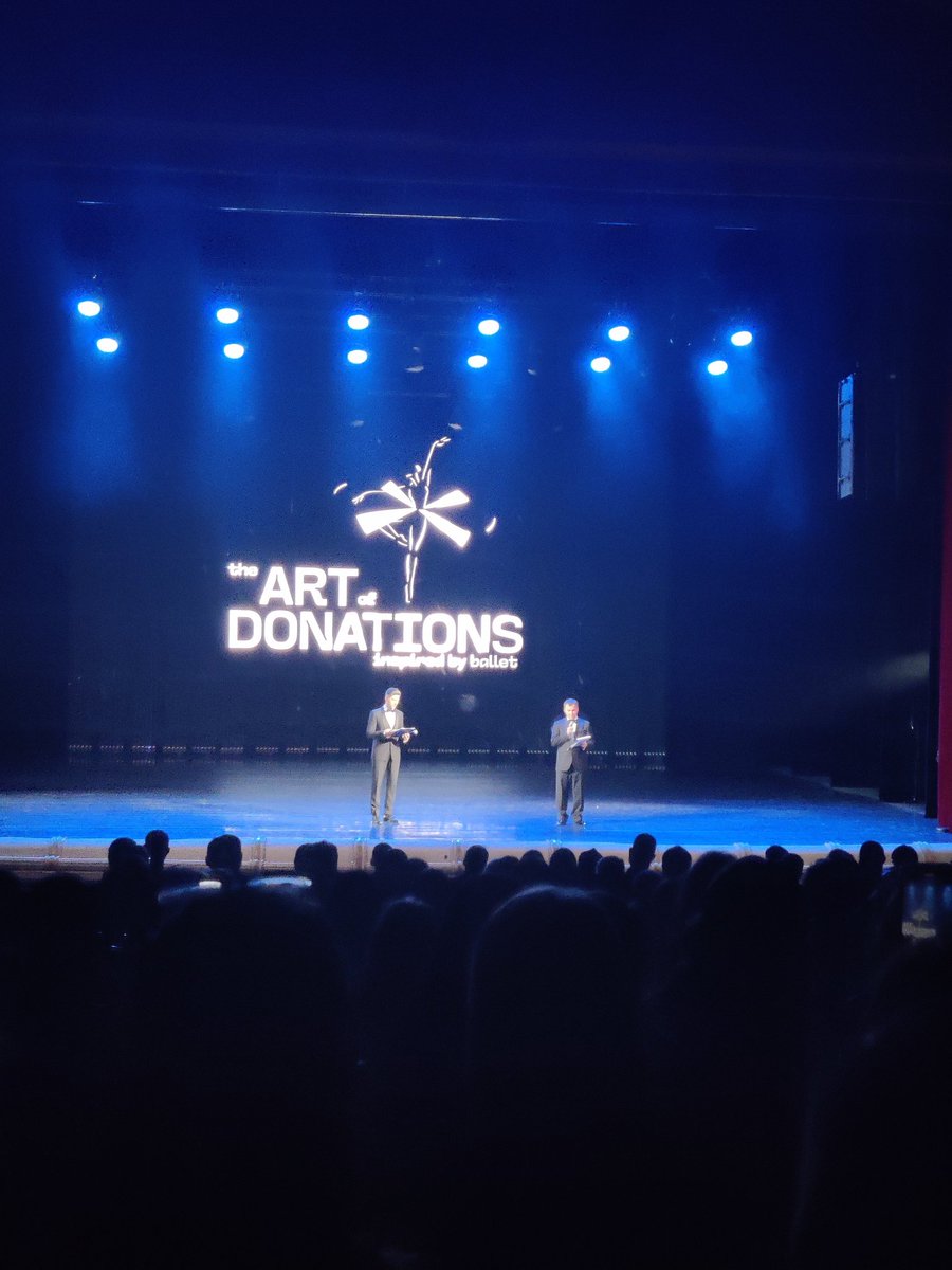 Yesterday in Kyiv. <a href="/Mylovanov/">Tymofiy Mylovanov</a> on the stage of National Opera. Raised 2mln USD to purchase three helicopters for medical evacuation. Wonderful joint effort of students of <a href="/kse_ua/">Kyiv School of Economics</a> and KSE foundation. Many thanks to donors!