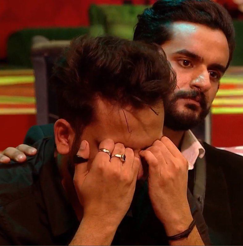 iamweirdyouknow's tweet photo. Systummm hil gaya bhai 💥 https://t.co/C7KvSILqQv