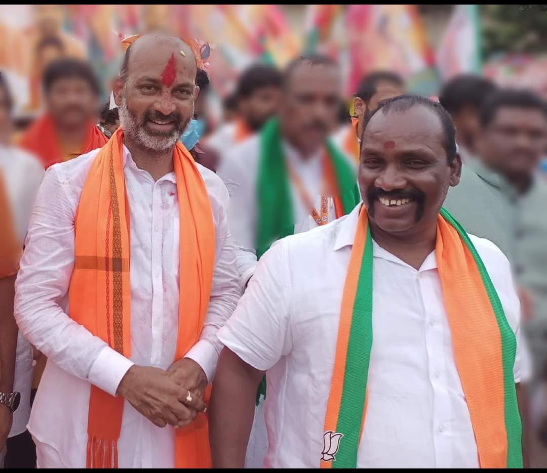 mgvinaykumar09's tweet photo. Many Many Happy Returns of the day Raju Anna (Mahankali Zilla SC Morch President)God bless you anna with good health and Prosperity and may all dreams come true🎂🎂🎂💐💐💐 https://t.co/hAE3gl9mU3