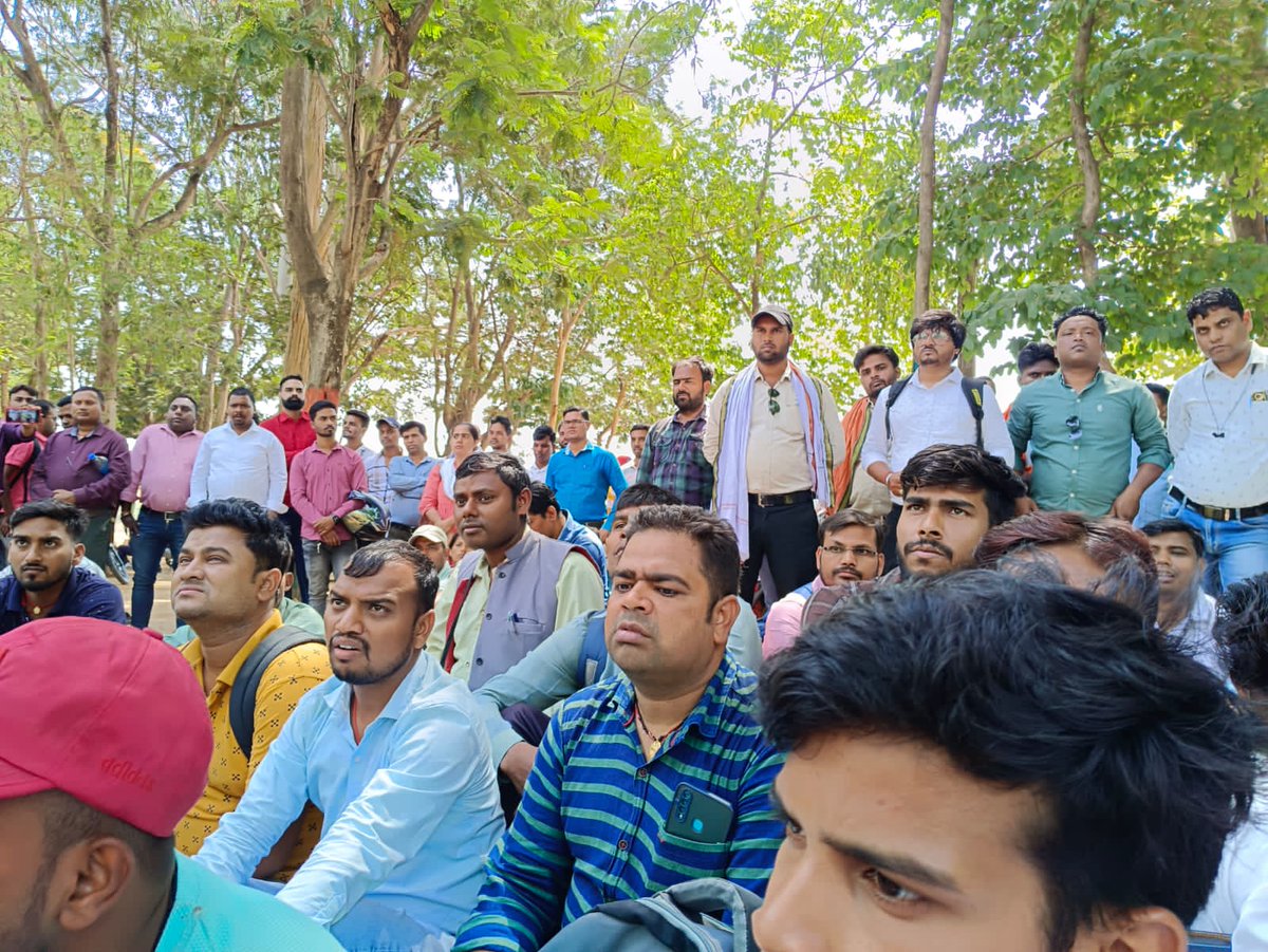 ChandanEco's tweet photo. #JEPC_आउटसोर्स_कर्मियों_के_मामले_पर_संज्ञान_लें @AmbaPrasadINC @Badal_Patralekh @BhoktaSatyanand @ChampaiSoren @hafizulhasan001 @HemantSorenJMM @ianuragthakur @MithileshJMM @Rabindranathji @ShilpiNehaTirki @SitaSorenMLA #JEPCआउटसोर्स_कर्मी_का_समायोजन_करना_होगा https://t.co/JhKfafA5zG