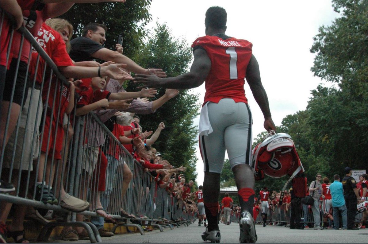 LoganMBooker's tweet photo. What a joy it was to cover Sony’s career at Georgia. 

Some of my favorite pictures I took of him, from his Picture Day before he ever took a snap, a walk-off vs. GSU, to mowing down Gamecocks. 

One of the Damndest of Damn Good Dawgs. #GoDawgs https://t.co/u5e9pAH7QV