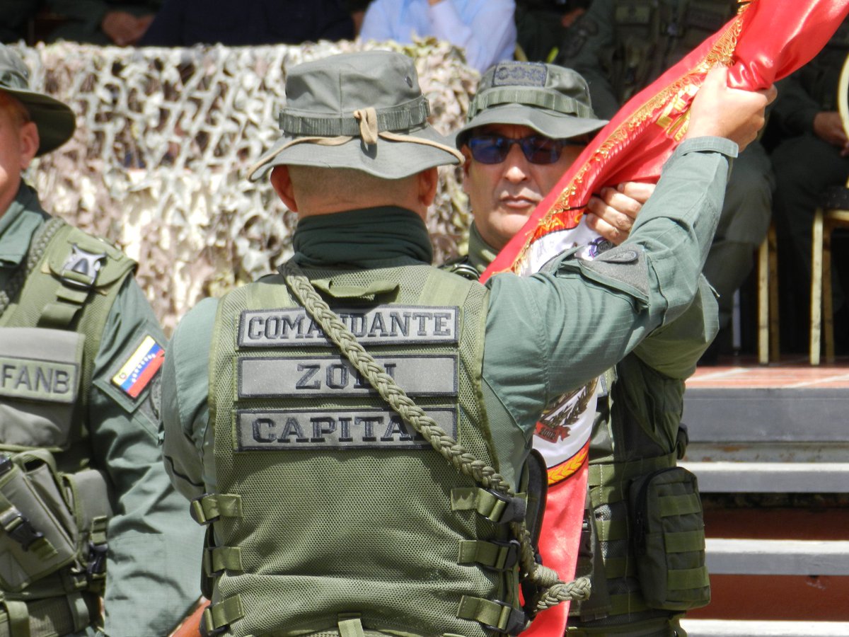 31BrigadaLC's tweet photo. Felicitaciones a los nuevos Comandantes quienes acaban de asumir los comando de la @ZODI41capital @ZodiLaGuaira y @ZMiranda43 https://t.co/CDDbNupEwf