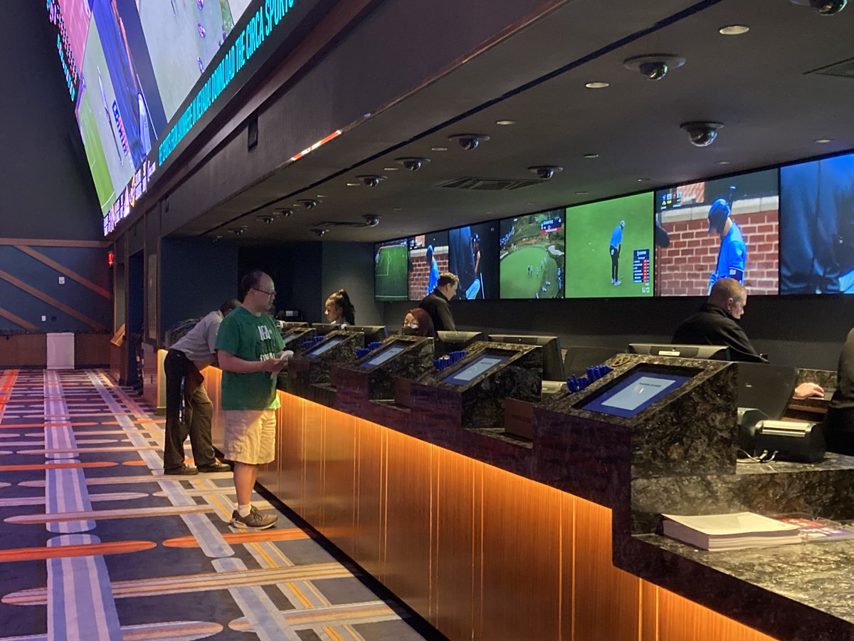 mypenplease's tweet image. #LasVegas has a new Air Conditioning #resortfee #Junkfees