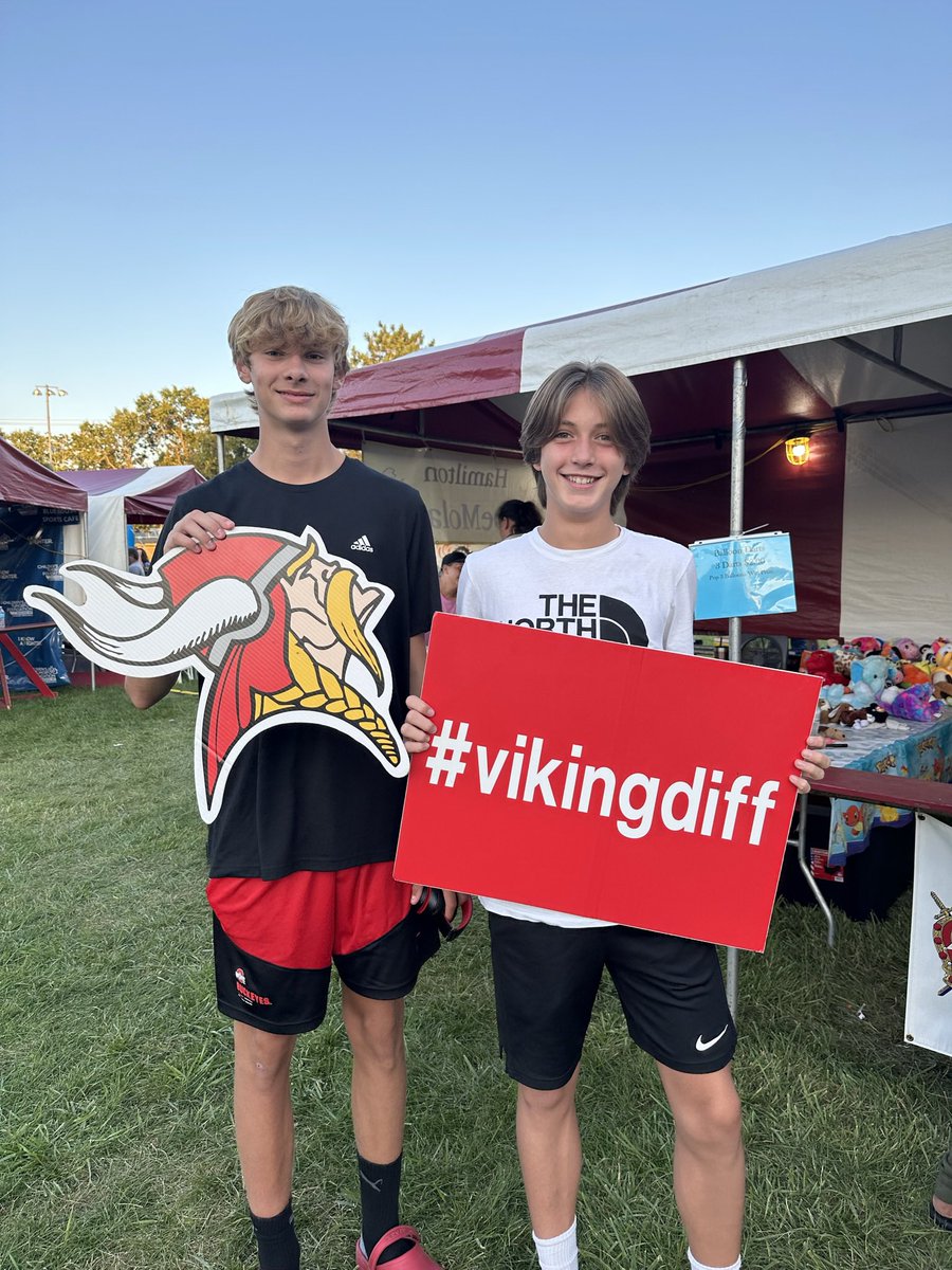 PCSDViking's tweet photo. What a fantastic weekend at #SharonFest! 

Loved seeing all the Princeton families come together to enjoy the festivities. 

Huge shoutout to all the volunteers who run this event to raise funds for community nonprofits 
#SharingVille #partywithapurpose #DifferenceMakers #AAGV https://t.co/09psIrCaWM