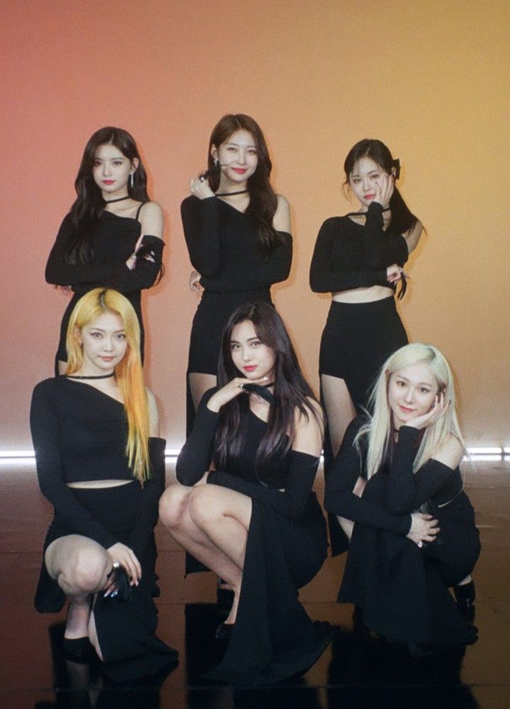 ForeverOnCharts's tweet photo. The "Return Of The Girl" mini-album has surpassed 50 million streams on Spotify, it's the last Everglow record work to reach this figure.
#RTOG #EVERGLOW @EVERGLOW_STAFF https://t.co/92Yc4ENqlo