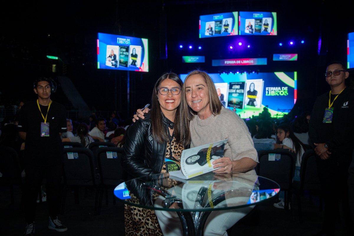 AguaVivaPeru's tweet image. Estamos seguros que el mensaje de la Psa. @ChristineCaine te ha animado a seguir confiando en que todas las promesas de Dios son en el Sí y en el Amén.

#Transformacion23 #ChristineCaine #Conference #Congreso #FiestasPatrias