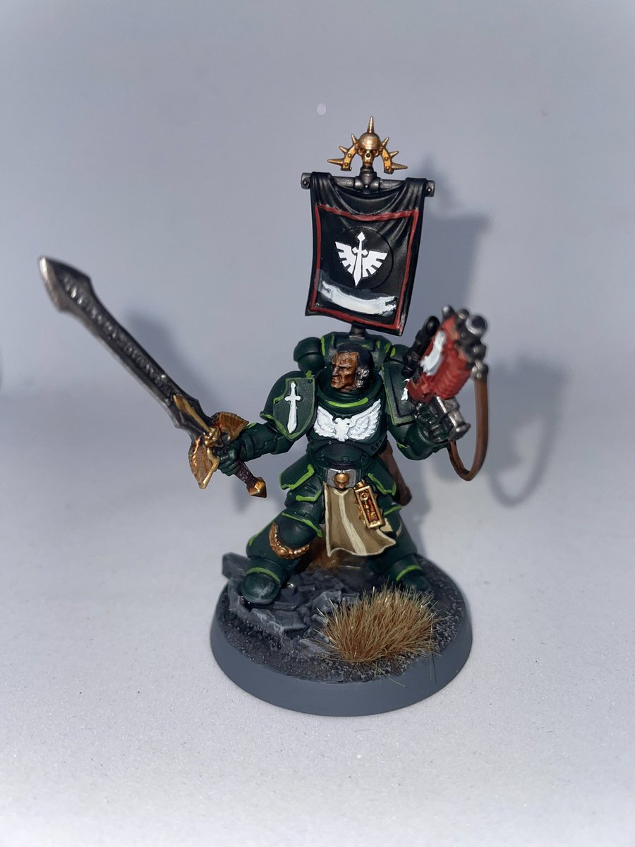 Paul90283331's tweet photo. Finished my weekend hobby early. Finished up my converted Lieutenant. No hobby for the next weeks with the release of Baldur’s Gate 3 this week. #WarhammerCommunity #DarkAngels40k #TeamBackBanner #PaintingWarhammer https://t.co/m7L73fuoqx