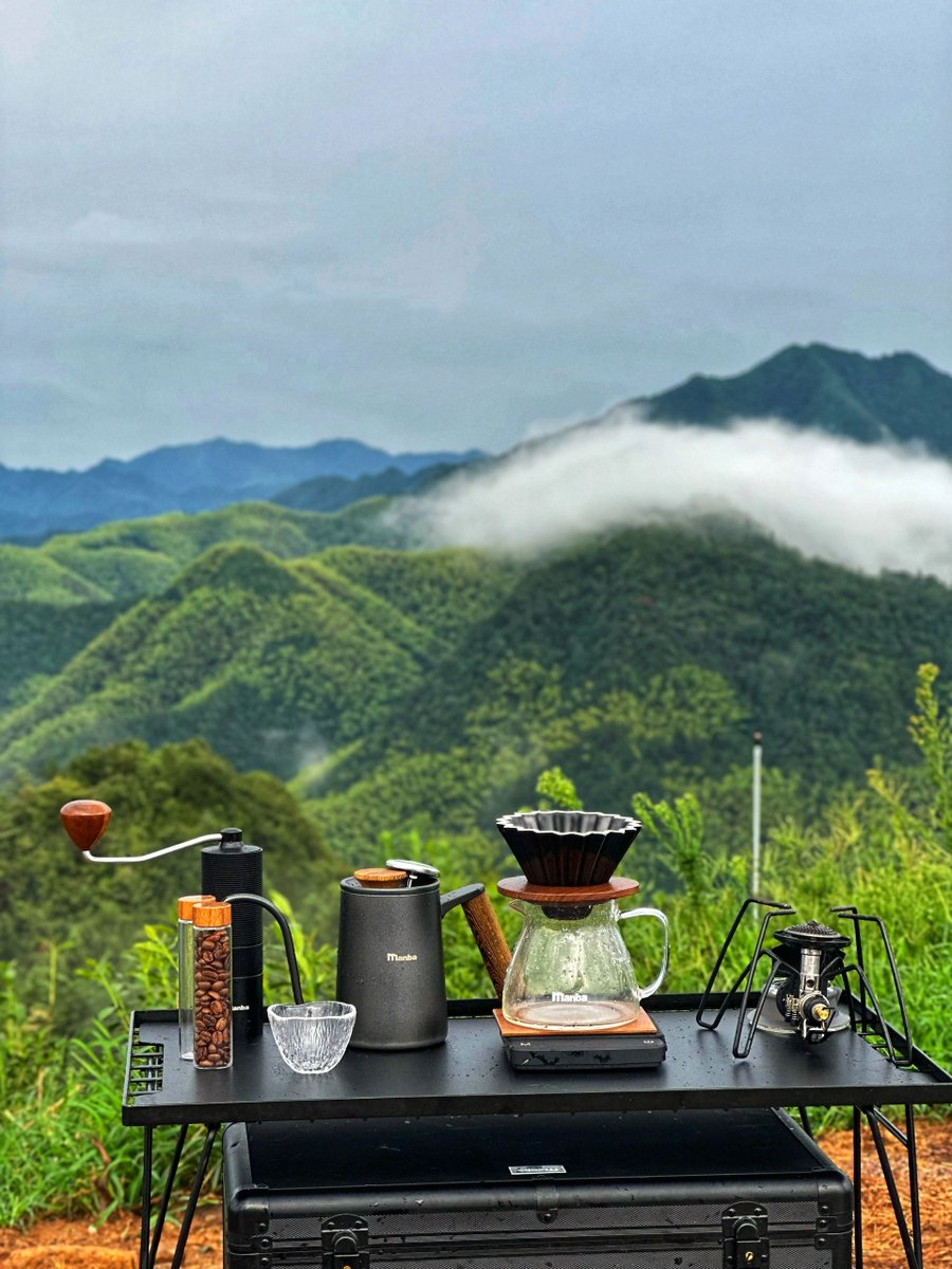 daversifier's tweet image. I brew coffee in the clouds and sell great views and great coffee! Romantic Life Recorder #Hand Brewed Coffee Inspiration Notes #HandBrewedCoffeeKit #SpiderStoveMamba #DailyHandBrewedCoffee #HandBrewedCoffeeWithYou #IHandWashMyCoffeePot #HandBrewedCoffee #Hiking
