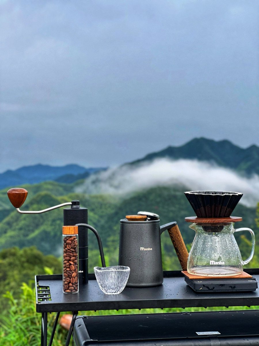 daversifier's tweet image. I brew coffee in the clouds and sell great views and great coffee! Romantic Life Recorder #Hand Brewed Coffee Inspiration Notes #HandBrewedCoffeeKit #SpiderStoveMamba #DailyHandBrewedCoffee #HandBrewedCoffeeWithYou #IHandWashMyCoffeePot #HandBrewedCoffee #Hiking