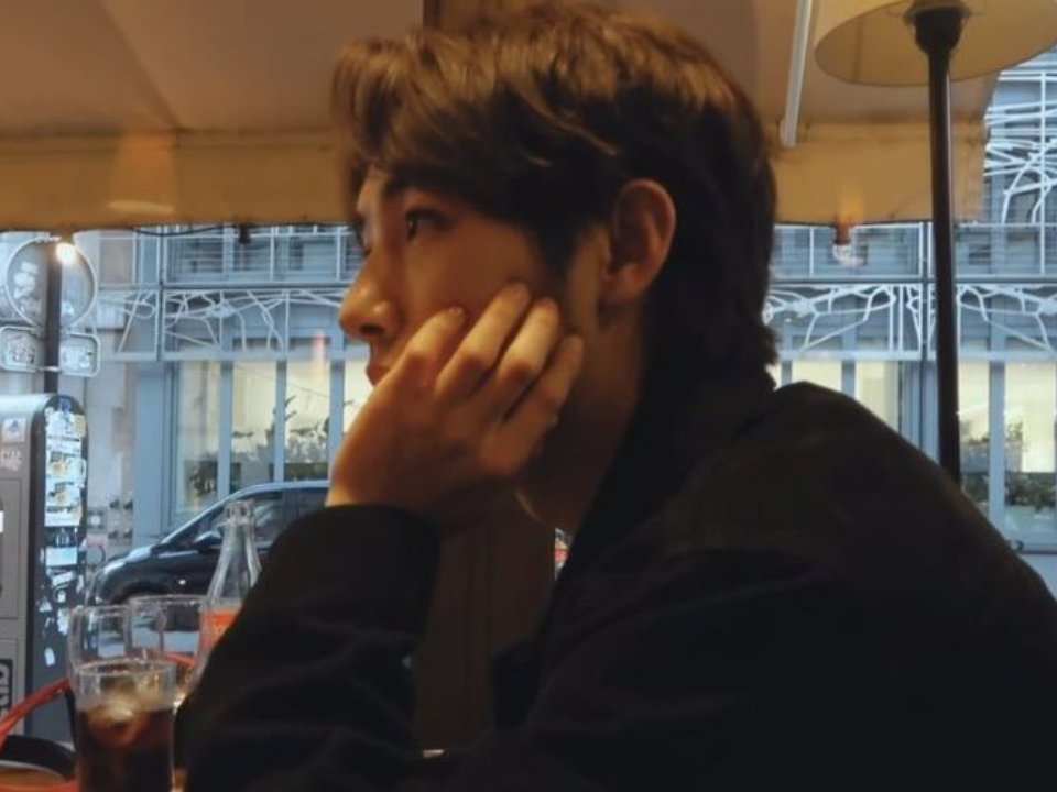 start to finish
a #renmin filo au

f1 racer, maverick aziel na and casual f1 enjoyer, archer zeus huang meet coincidentally on the streets of paris. specifically, in the eiffel tower. archer recognizes maverick who then invites him to his race.