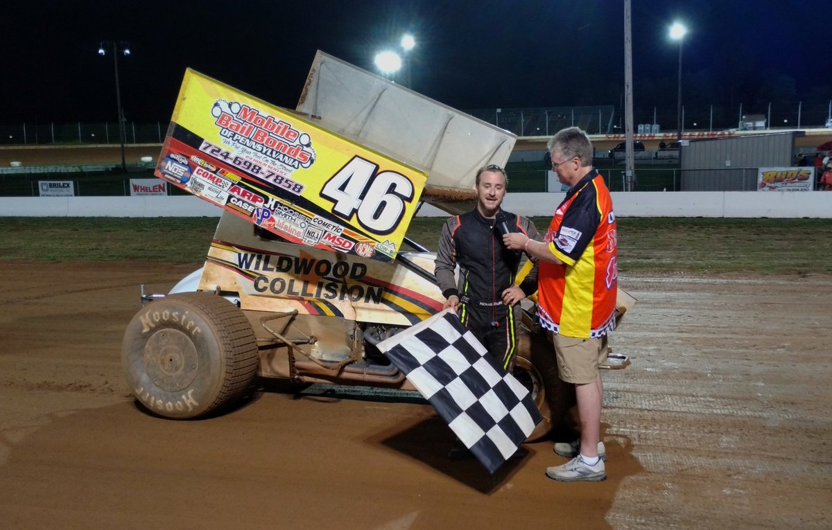 SprintCarNews's tweet photo. Mike Bauer scores his first career @SharonSpdwy win on a bad fast track! https://t.co/DRZwOcrsjN