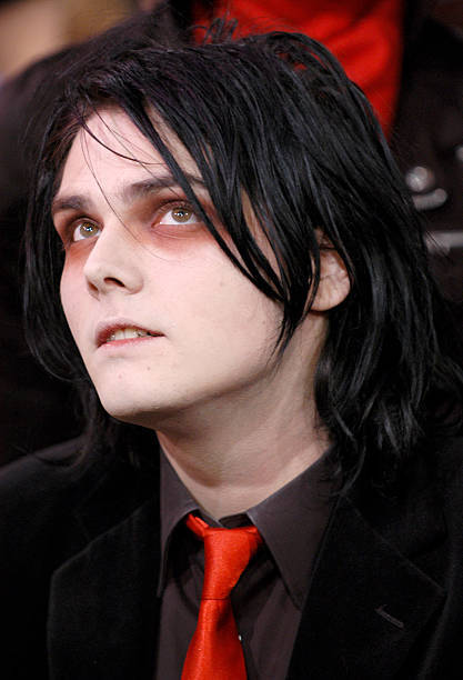 hourly gerard way (@everyhourgerard) on Twitter photo 