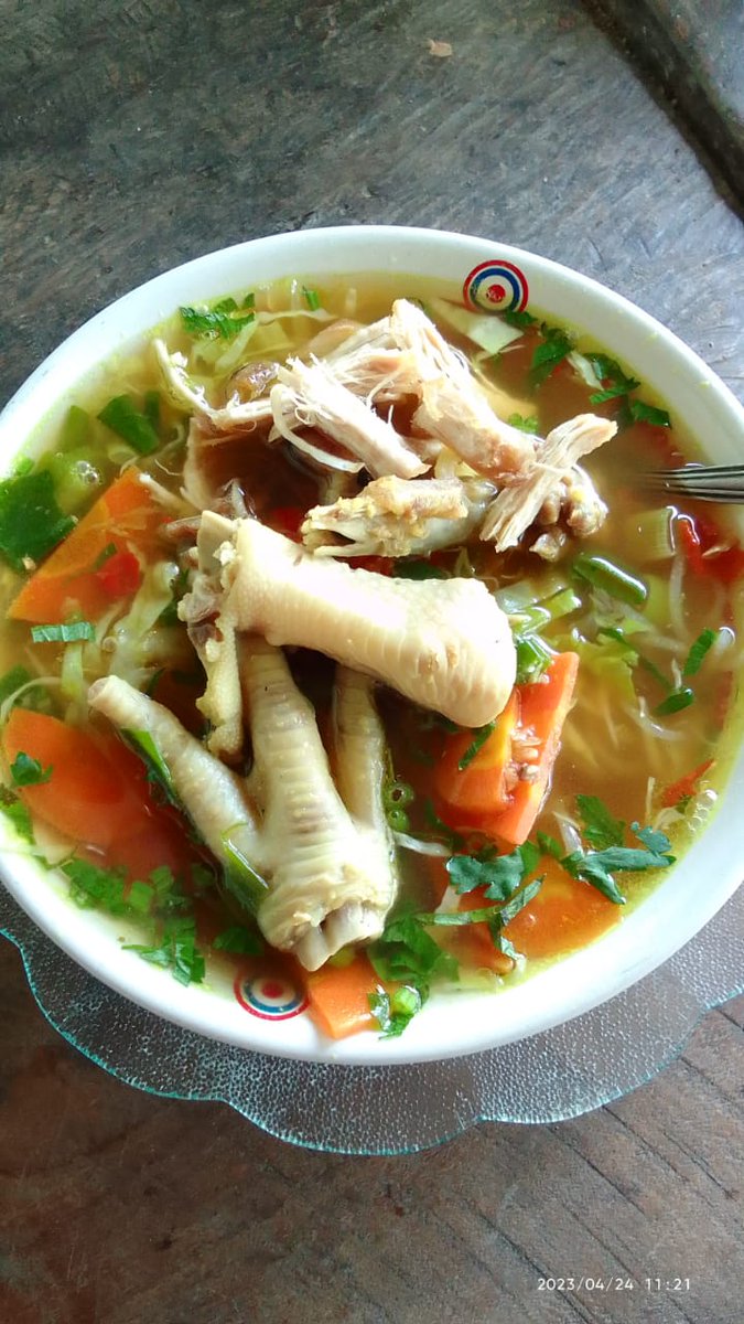 diancynr's tweet photo. @RuangLucuuu Soto ceker ala akuuu 🤤 https://t.co/qLyUqNFxuh