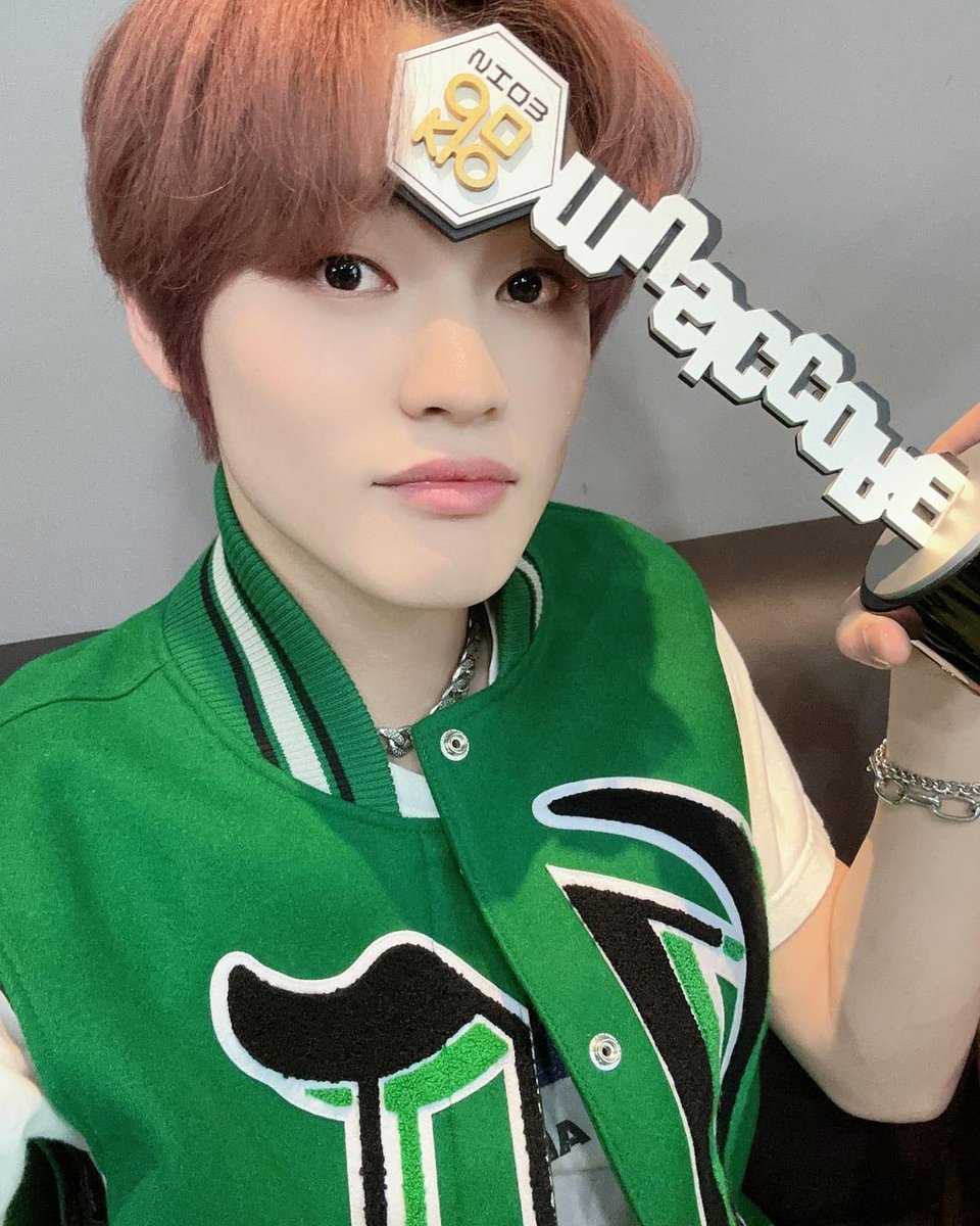 NCT_daily_'s tweet photo. |IG • 29.07.23| Atualização do #CHENLE no Feed de sua conta pessoal no Instagram.

“Obrigado por conseguir o primeiro lugar no "Music Core" kkkkkkkkkkk💚”

https://t.co/4vaNj9EN3M

#NCT #NCTDREAM @NCTsmtown_DREAM https://t.co/fZtWl0cqdH